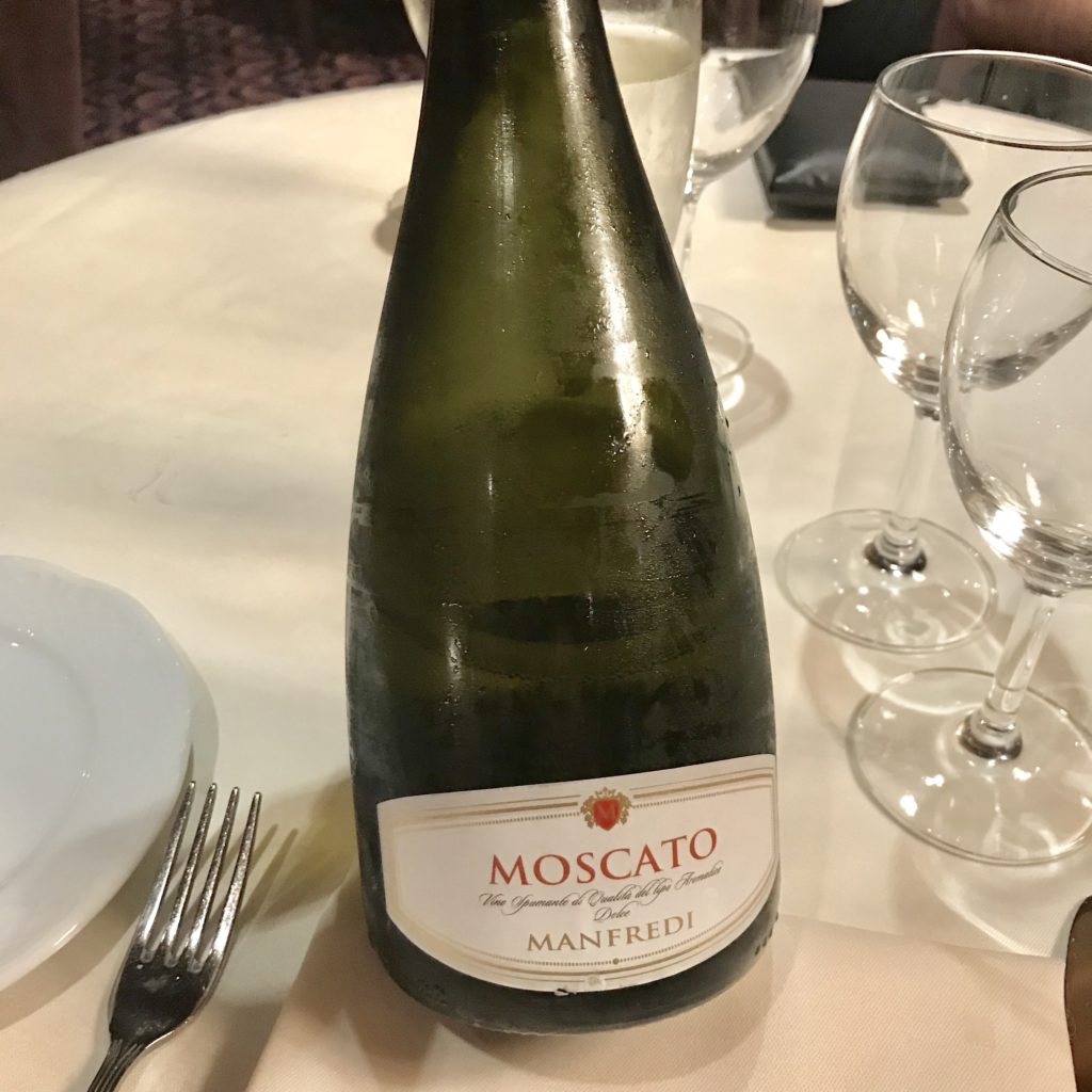 Vinho Moscato MSC Magnífica Cruzeiro Organizado