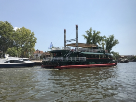 Barco Estação Fluvial de Tigre Cruzeiro Organizado