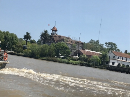 Barco Estação Fluvial de Tigre Cruzeiro Organizado